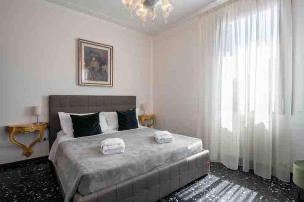 Ca' Pesaro Rooftop Terrace Apartment. Apartament Wenecja