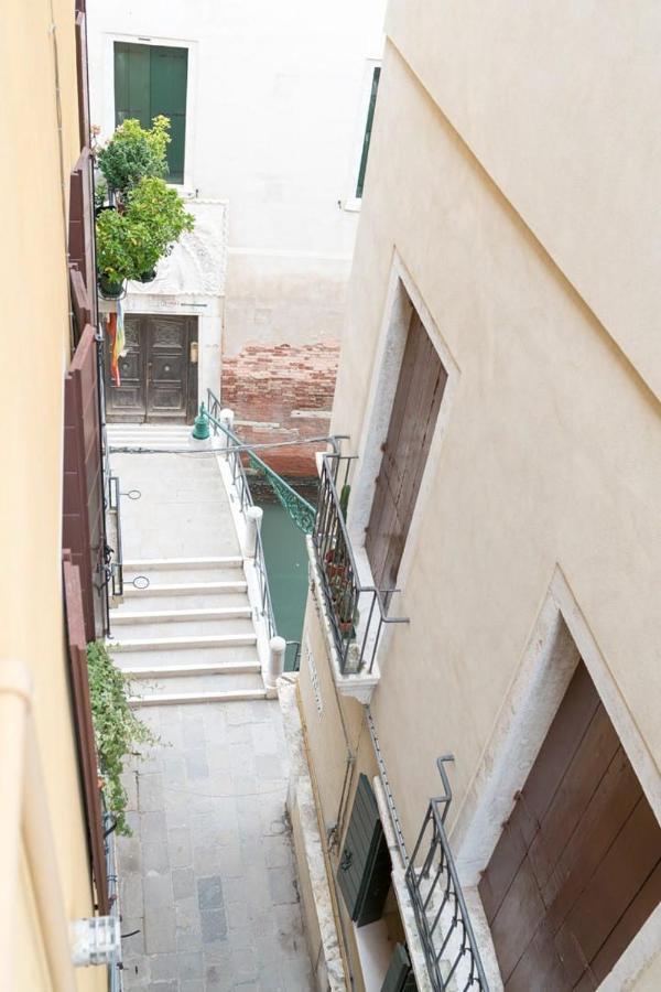 Ca' Pesaro Rooftop Terrace Apartment. * Wenecja