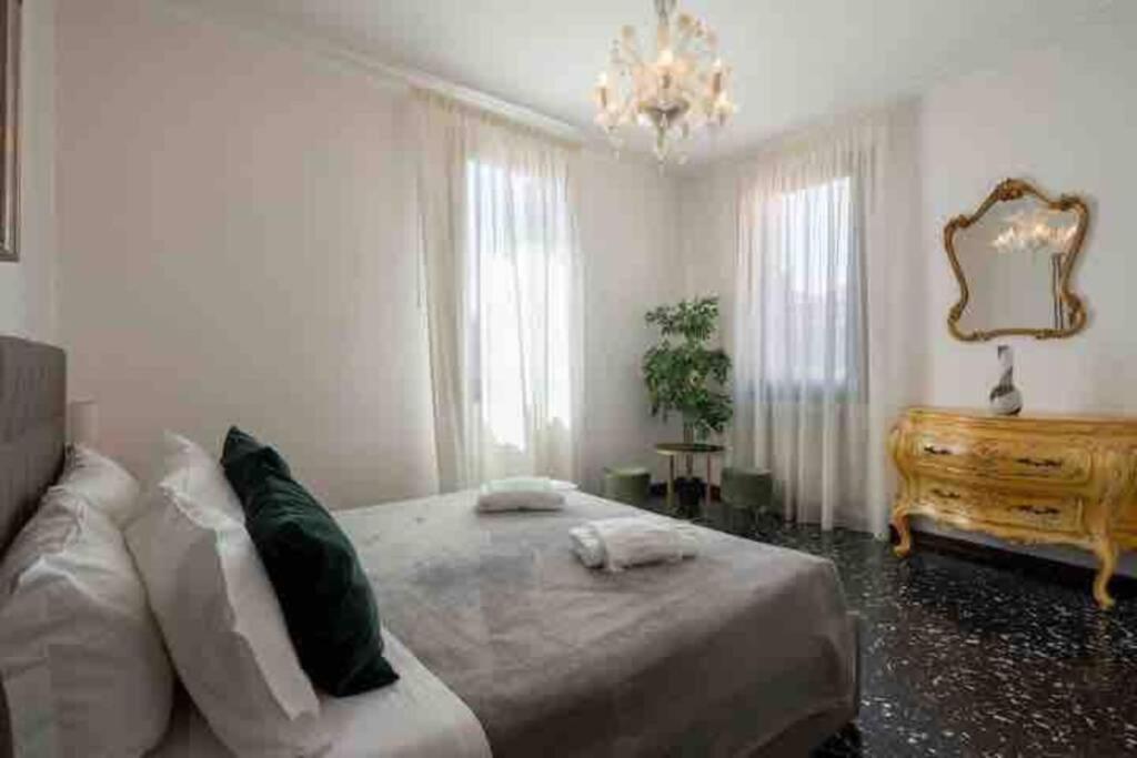 Ca' Pesaro Rooftop Terrace Apartment. Appartamento